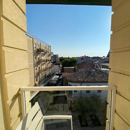 Marina Beach Aparthotel Римини Экстерьер фото