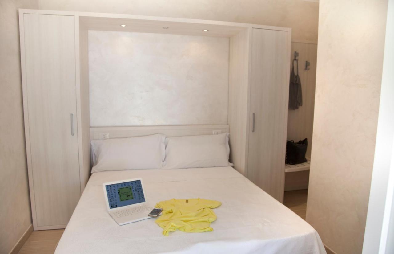 Marina Beach Aparthotel Римини Экстерьер фото