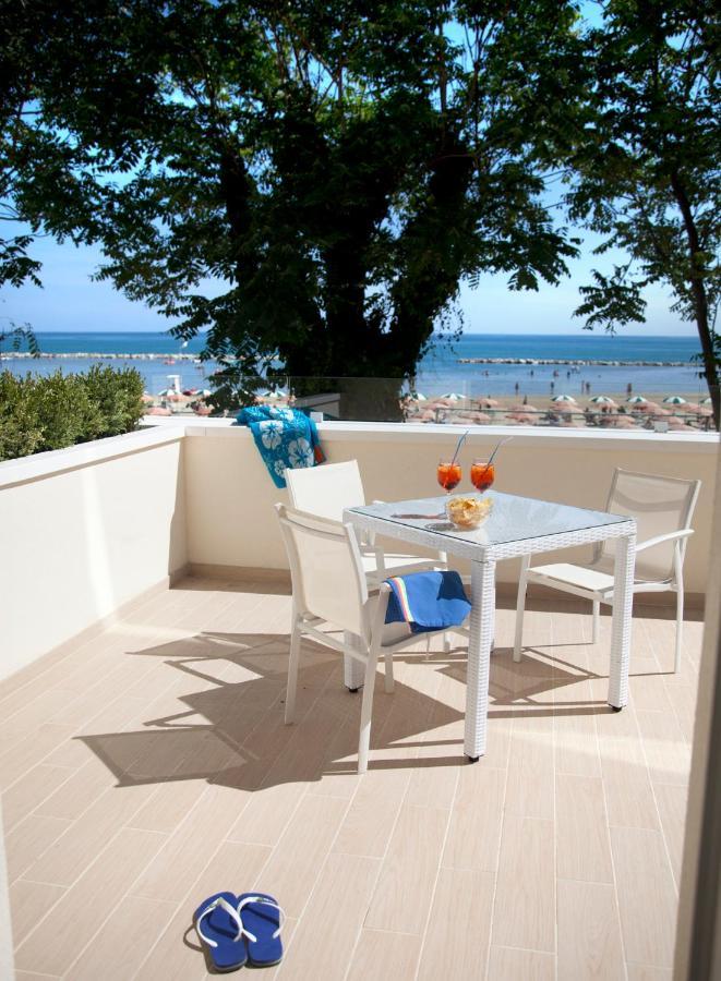 Marina Beach Aparthotel Римини Экстерьер фото