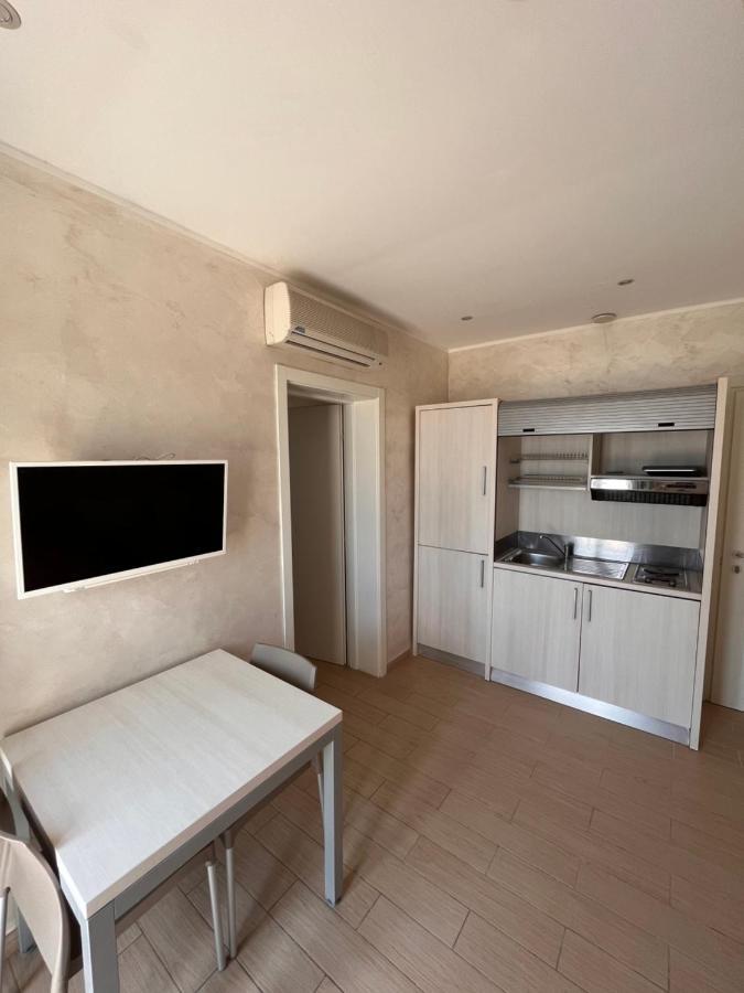 Marina Beach Aparthotel Римини Экстерьер фото