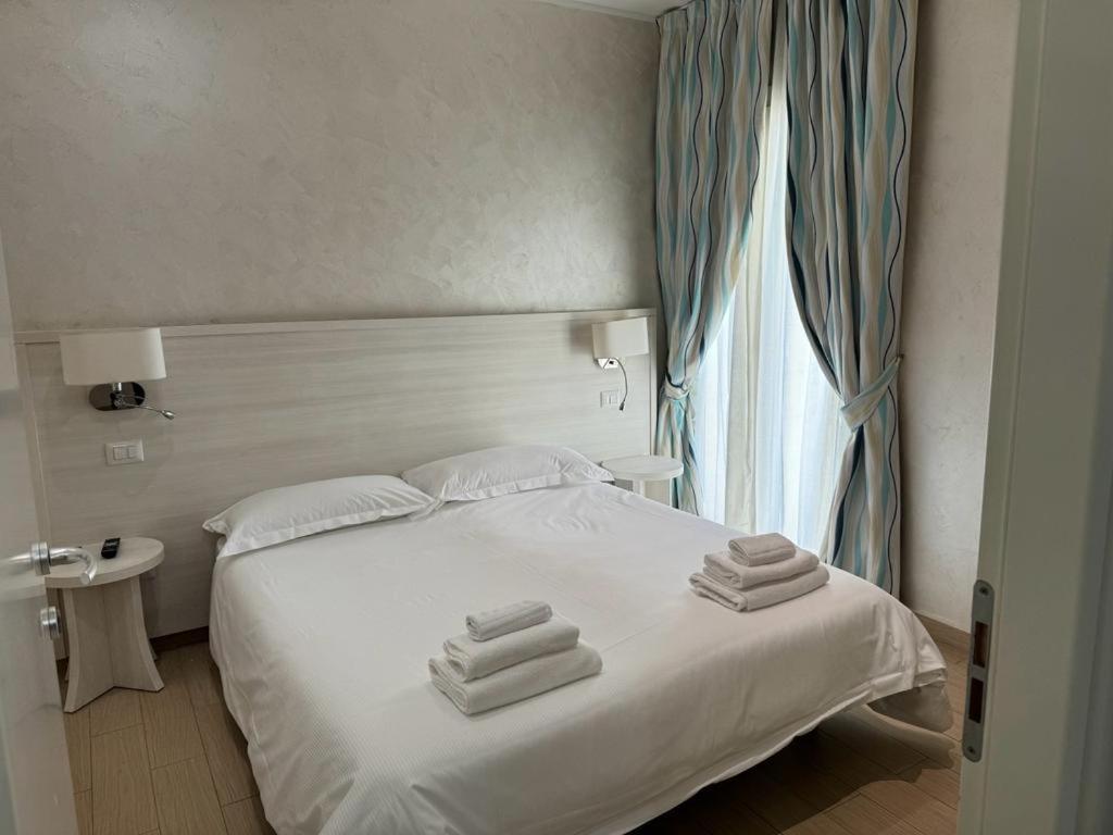 Marina Beach Aparthotel Римини Экстерьер фото