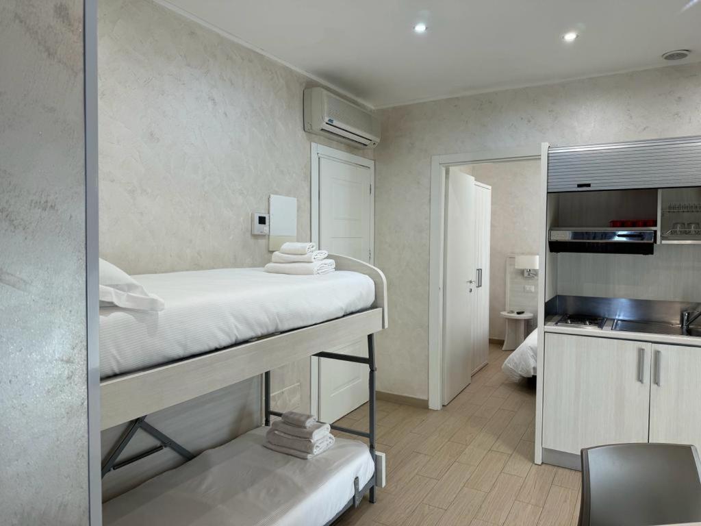 Marina Beach Aparthotel Римини Экстерьер фото