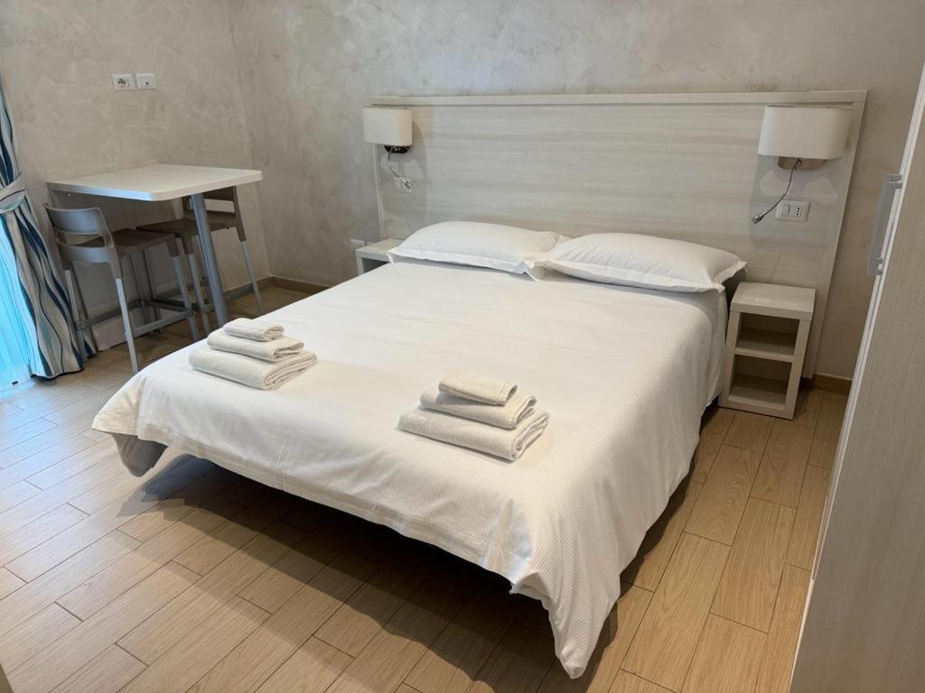 Marina Beach Aparthotel Римини Экстерьер фото