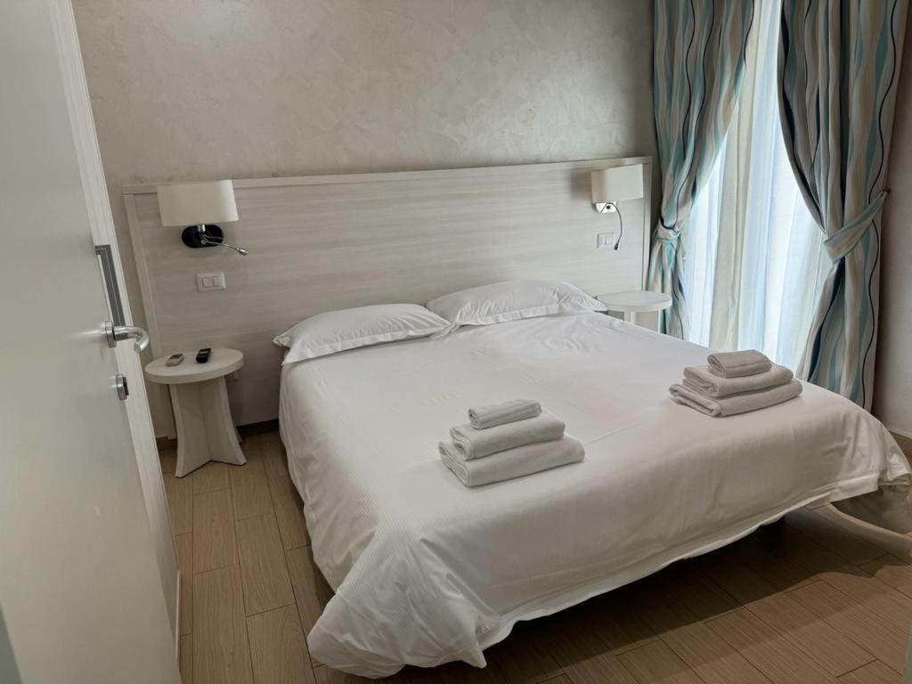 Marina Beach Aparthotel Римини Экстерьер фото