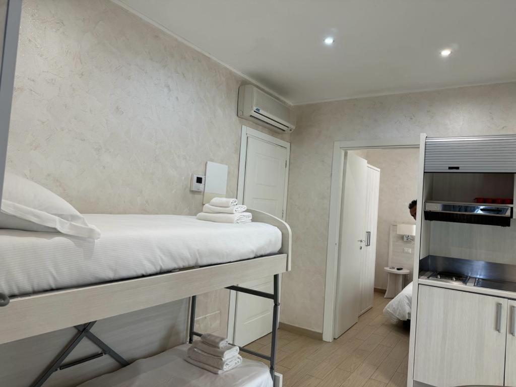 Marina Beach Aparthotel Римини Экстерьер фото