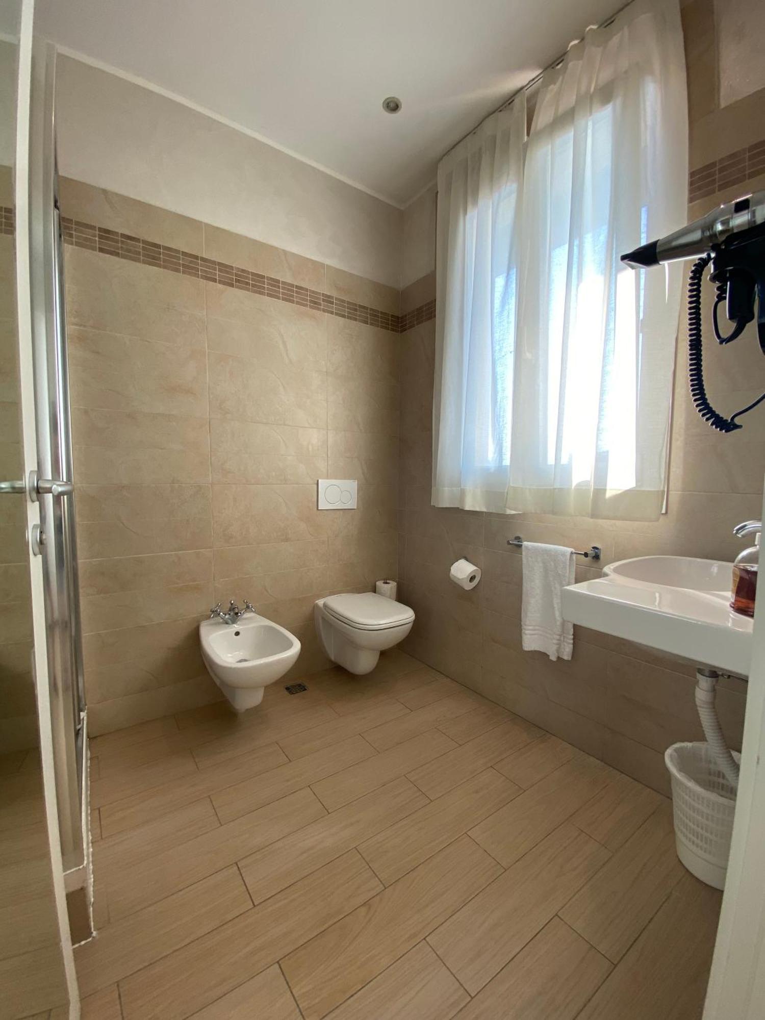 Marina Beach Aparthotel Римини Экстерьер фото