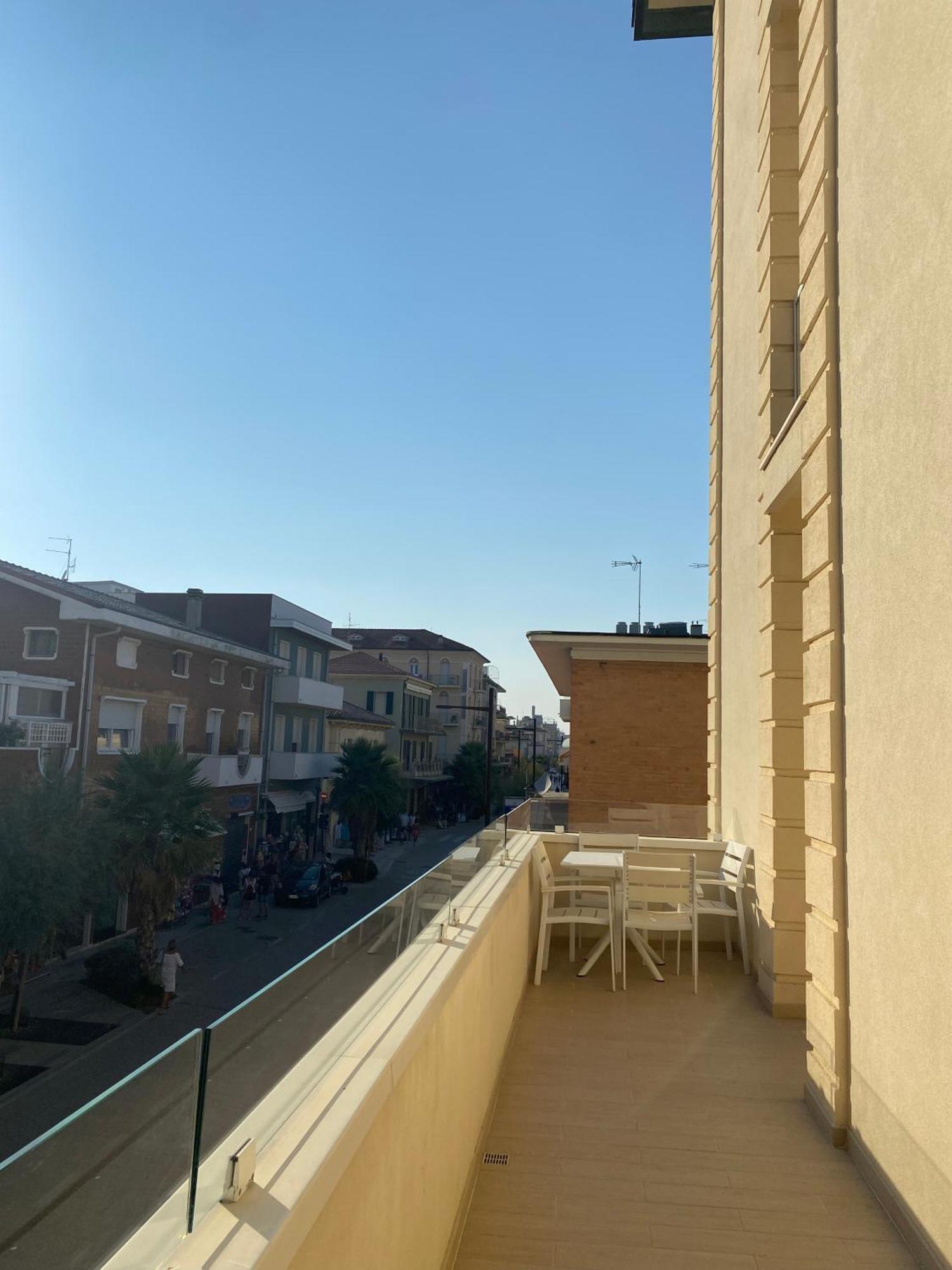 Marina Beach Aparthotel Римини Экстерьер фото