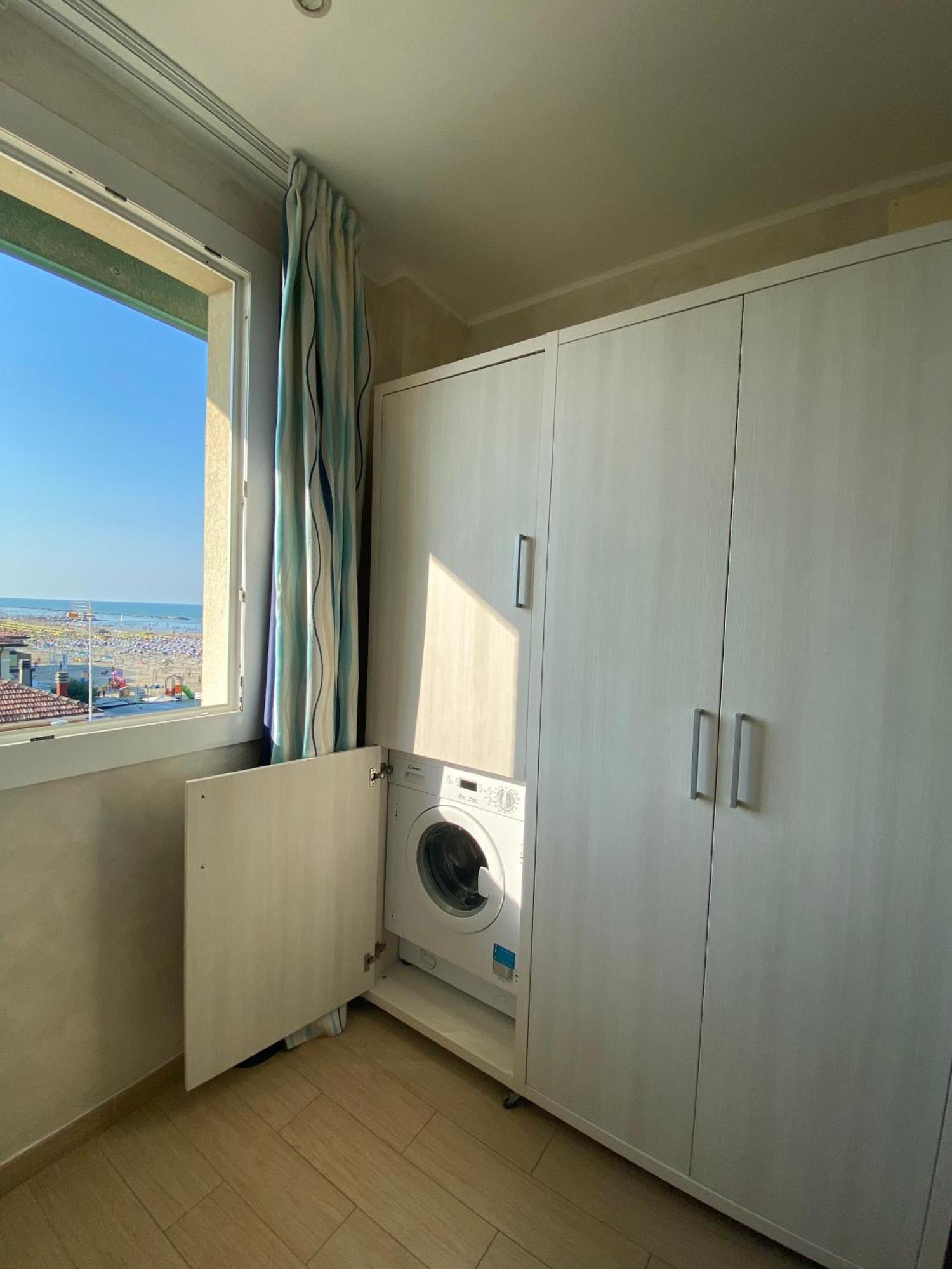 Marina Beach Aparthotel Римини Экстерьер фото