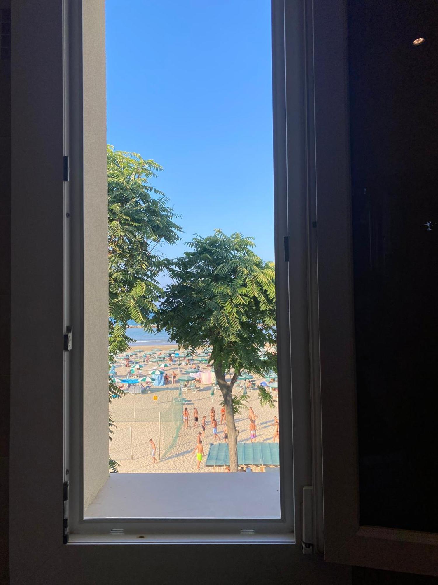 Marina Beach Aparthotel Римини Экстерьер фото