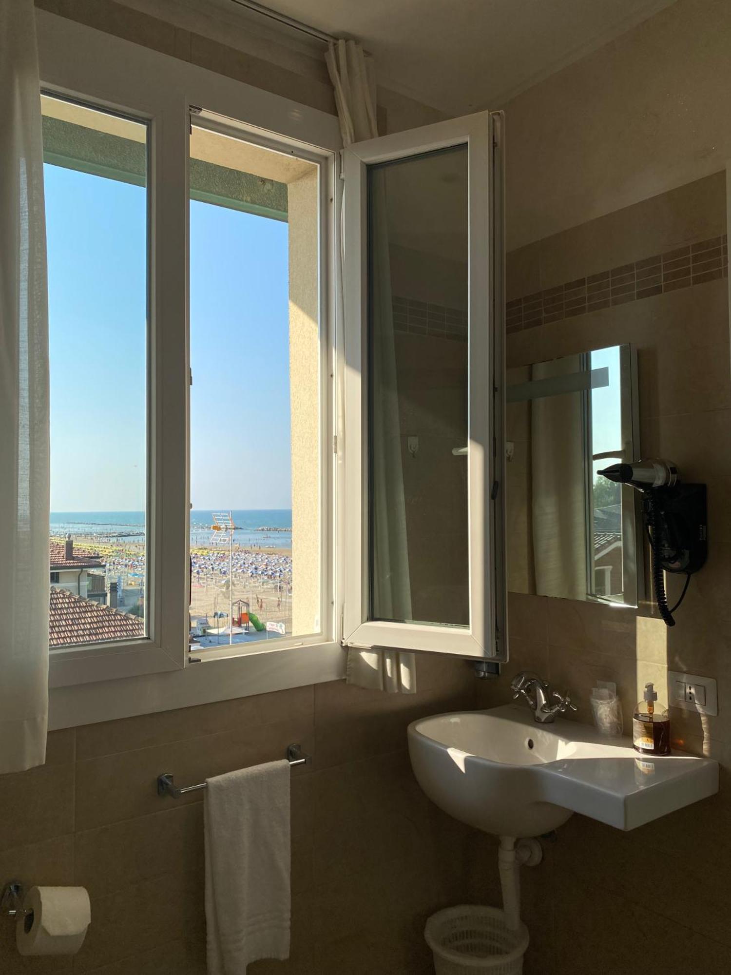 Marina Beach Aparthotel Римини Экстерьер фото