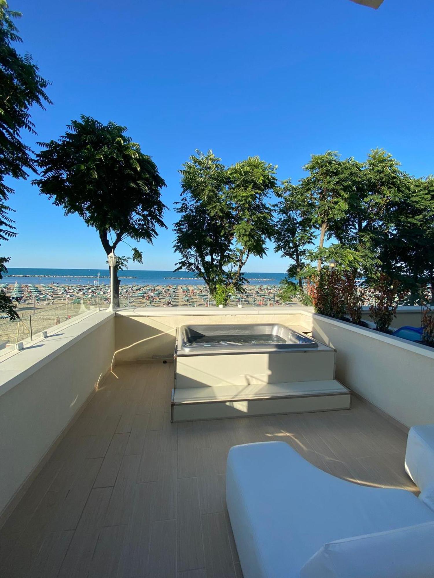 Marina Beach Aparthotel Римини Экстерьер фото